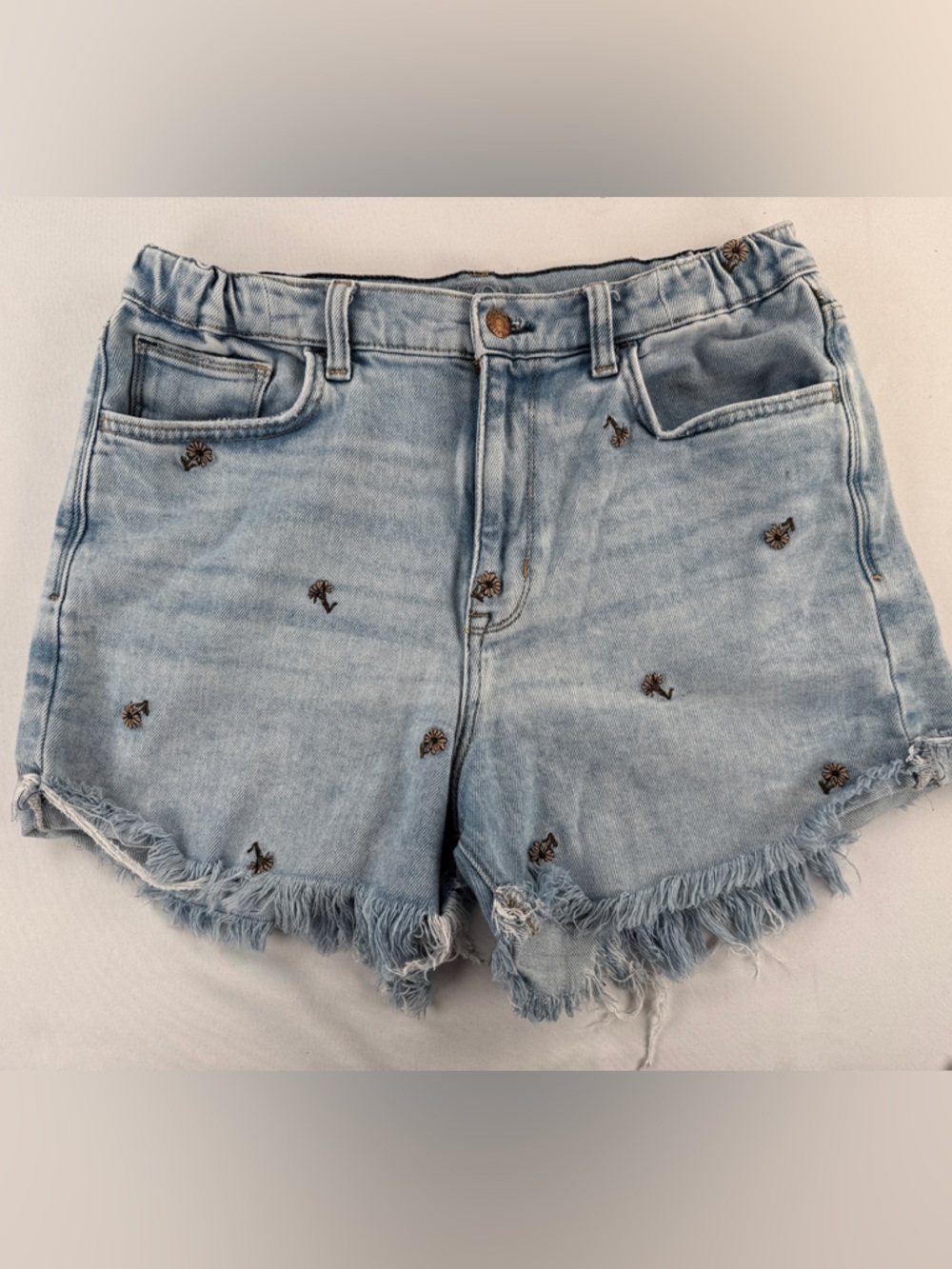 Arizona Jean Company Light Blue Floral Hi Waist Embroidered Denim Shorts